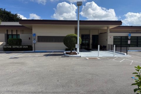 Купить кондоминиум в Маргит, Флорида 2 спальни, 91.97м2, № 1985969 - фото 17