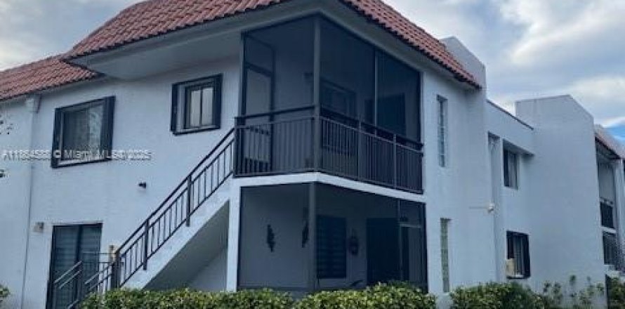 Condo in Weston, Florida, 2 bedrooms № 1925580