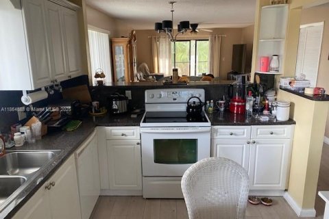 Condo in Weston, Florida, 2 bedrooms  № 1925580 - photo 4