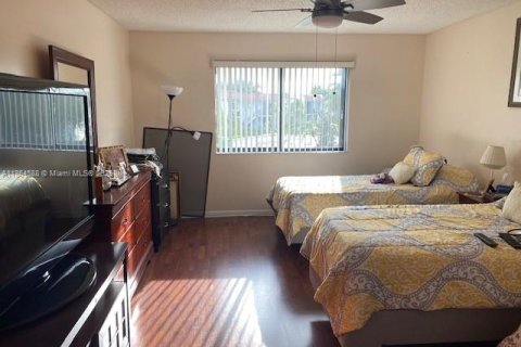 Condo in Weston, Florida, 2 bedrooms  № 1925580 - photo 19