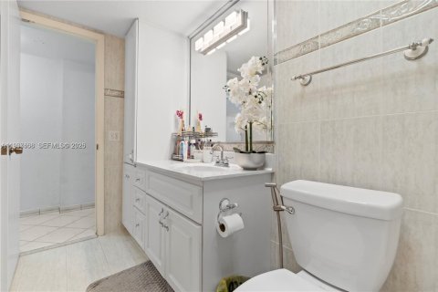 Copropriété à vendre à Hialeah, Floride: 2 chambres, 92.72 m2 № 1996001 - photo 17