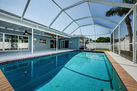 Villa ou maison à vendre à Tampa, Floride: 4 chambres, 166.67 m2 № 1677058 - photo 11