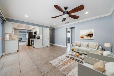 Villa ou maison à vendre à Tampa, Floride: 4 chambres, 166.67 m2 № 1677058 - photo 9