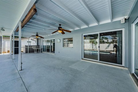 Villa ou maison à vendre à Tampa, Floride: 4 chambres, 166.67 m2 № 1677058 - photo 19