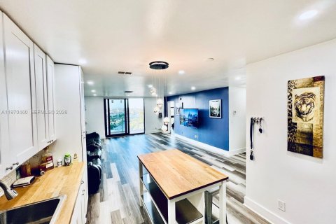 Condominio en venta en North Miami, Florida, 2 dormitorios, 109.62 m2 № 2033009 - foto 9