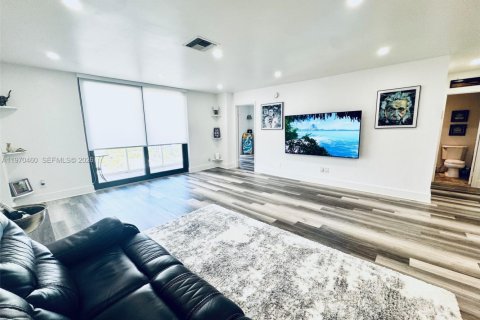 Condominio en venta en North Miami, Florida, 2 dormitorios, 109.62 m2 № 2033009 - foto 6