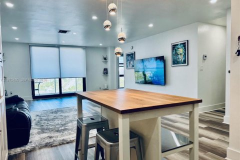 Condominio en venta en North Miami, Florida, 2 dormitorios, 109.62 m2 № 2033009 - foto 5