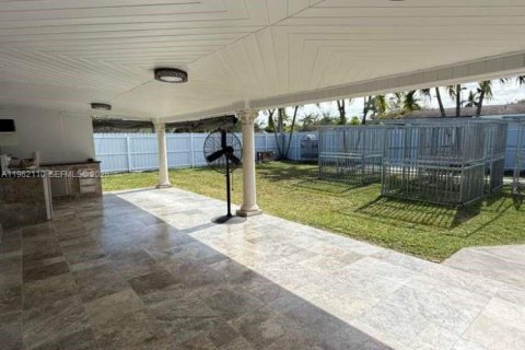 Снять в аренду виллу или дом в Катлер-Бей, Флорида 3 спальни, 146.41м2, № 2024819 - фото 23