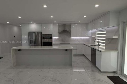 Снять в аренду виллу или дом в Катлер-Бей, Флорида 3 спальни, 146.41м2, № 2024819 - фото 22