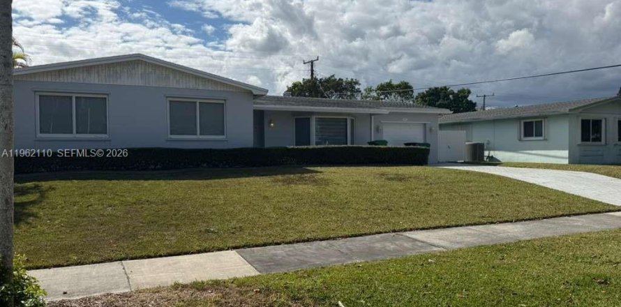 Дом в Катлер-Бей, Флорида 3 спальни, 146.41м2 № 2024819