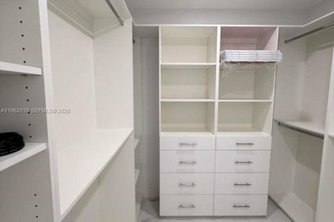 Снять в аренду виллу или дом в Катлер-Бей, Флорида 3 спальни, 146.41м2, № 2024819 - фото 3