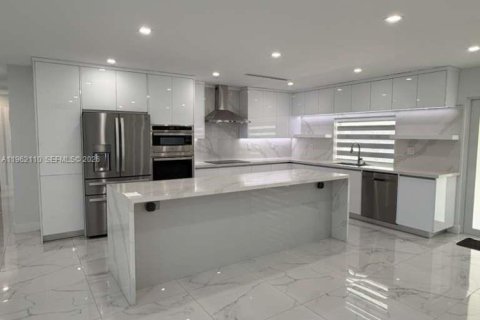 Снять в аренду виллу или дом в Катлер-Бей, Флорида 3 спальни, 146.41м2, № 2024819 - фото 7