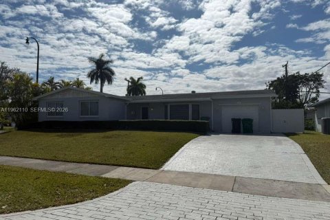 Снять в аренду виллу или дом в Катлер-Бей, Флорида 3 спальни, 146.41м2, № 2024819 - фото 17