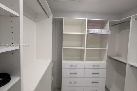 Снять в аренду виллу или дом в Катлер-Бей, Флорида 3 спальни, 146.41м2, № 2024819 - фото 9