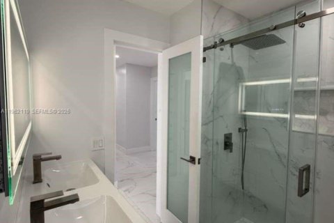 Снять в аренду виллу или дом в Катлер-Бей, Флорида 3 спальни, 146.41м2, № 2024819 - фото 13