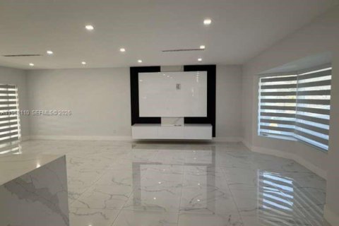 Снять в аренду виллу или дом в Катлер-Бей, Флорида 3 спальни, 146.41м2, № 2024819 - фото 11