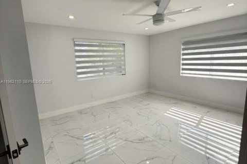 Снять в аренду виллу или дом в Катлер-Бей, Флорида 3 спальни, 146.41м2, № 2024819 - фото 20