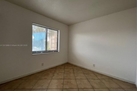 Condominio en alquiler en Sunrise, Florida, 2 dormitorios, 72.46 m2 № 2054274 - foto 5