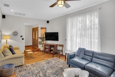 Casa en venta en Palm Harbor, Florida, 3 dormitorios, 167.78 m2 № 1910200 - foto 11