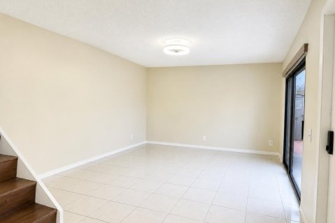 Adosado en venta en Palm Springs, Florida, 2 dormitorios, 117.06 m2 № 2085078 - foto 8