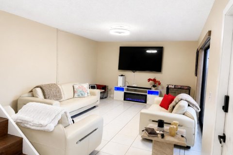 Adosado en venta en Palm Springs, Florida, 2 dormitorios, 117.06 m2 № 2085078 - foto 6