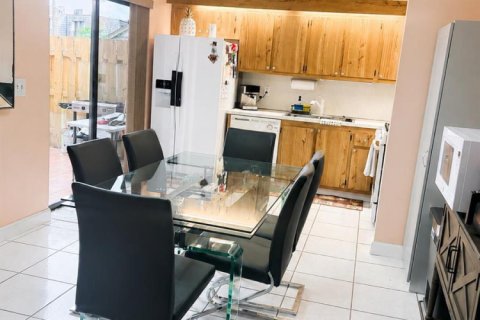 Adosado en venta en Palm Springs, Florida, 2 dormitorios, 117.06 m2 № 2085078 - foto 12