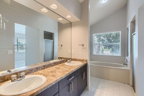 Casa en venta en Miramar, Florida, 4 dormitorios, 220.92 m2 № 1814024 - foto 16