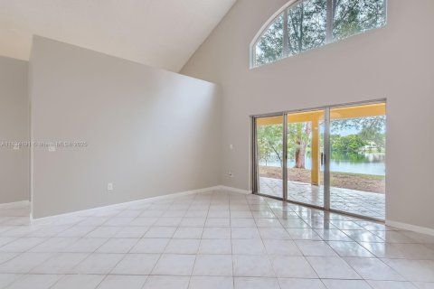 Casa en venta en Miramar, Florida, 4 dormitorios, 220.92 m2 № 1814024 - foto 7