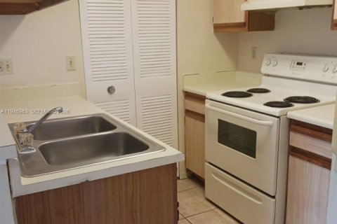 Copropriété à vendre à Pompano Beach, Floride: 1 chambre, 72.93 m2 № 2091348 - photo 15
