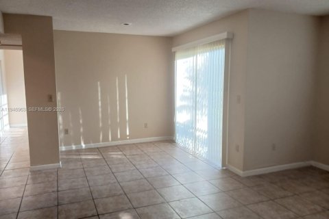 Copropriété à vendre à Pompano Beach, Floride: 1 chambre, 72.93 m2 № 2091348 - photo 7
