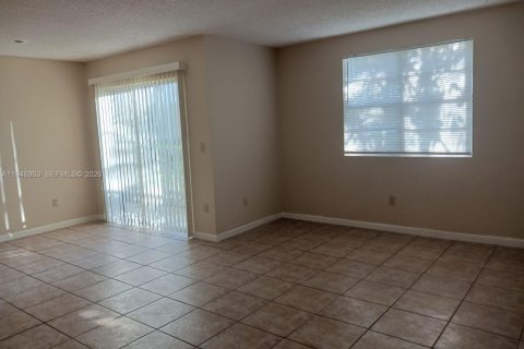 Copropriété à vendre à Pompano Beach, Floride: 1 chambre, 72.93 m2 № 2091348 - photo 6