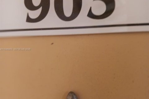 Copropriété à vendre à Pompano Beach, Floride: 1 chambre, 72.93 m2 № 2091348 - photo 2