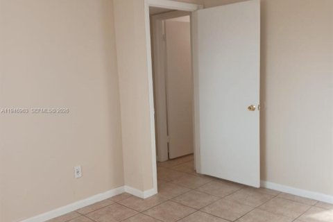Copropriété à vendre à Pompano Beach, Floride: 1 chambre, 72.93 m2 № 2091348 - photo 12