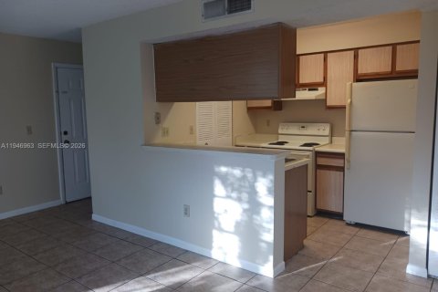 Copropriété à vendre à Pompano Beach, Floride: 1 chambre, 72.93 m2 № 2091348 - photo 14