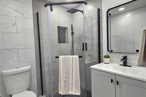 Condo in Lauderhill, Florida, 2 bedrooms  № 1752334 - photo 6