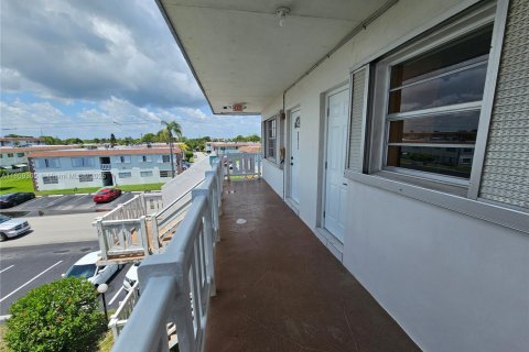 Condo in Lauderhill, Florida, 2 bedrooms  № 1752334 - photo 19