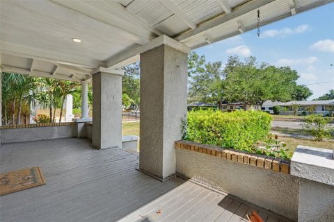 House in Saint Petersburg, Florida 3 bedrooms, 226.03 sq.m. № 2238195 - photo 10