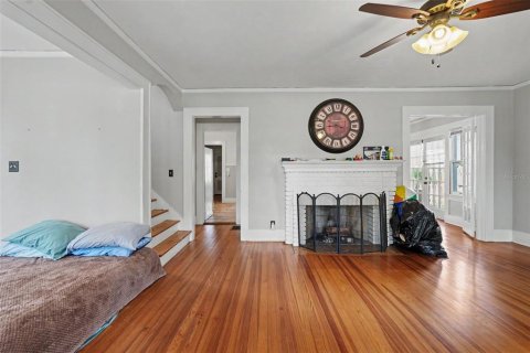 House in Saint Petersburg, Florida 3 bedrooms, 226.03 sq.m. № 2238195 - photo 12