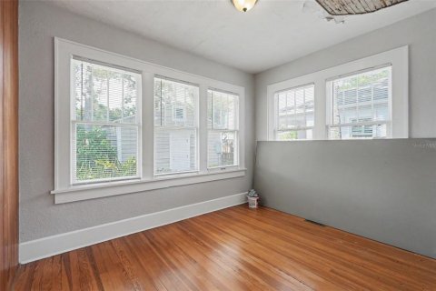 House in Saint Petersburg, Florida 3 bedrooms, 226.03 sq.m. № 2238195 - photo 24