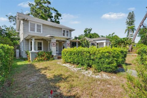 House in Saint Petersburg, Florida 3 bedrooms, 226.03 sq.m. № 2238195 - photo 7