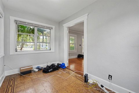 House in Saint Petersburg, Florida 3 bedrooms, 226.03 sq.m. № 2238195 - photo 16