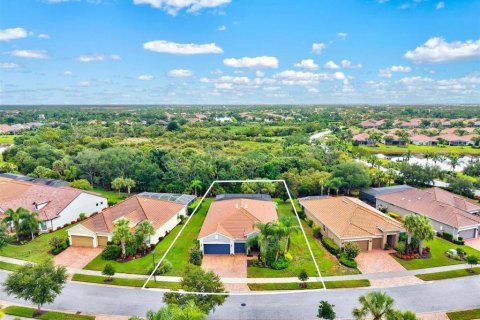 House in Venice, Florida 3 bedrooms, 221.29 sq.m. № 2234110