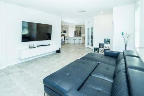 Casa en alquiler en Wesley Chapel, Florida, 3 dormitorios, 147.44 m2 № 2147450 - foto 4