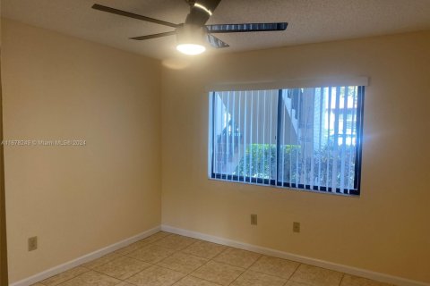 Copropriété à vendre à Tamarac, Floride: 2 chambres, 120.22 m2 № 1859442 - photo 15