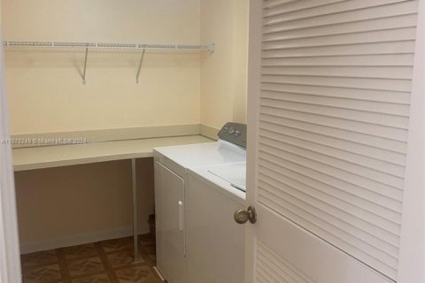 Copropriété à vendre à Tamarac, Floride: 2 chambres, 120.22 m2 № 1859442 - photo 10