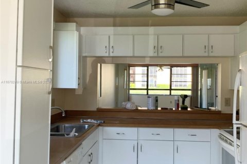 Copropriété à vendre à Tamarac, Floride: 2 chambres, 120.22 m2 № 1859442 - photo 2