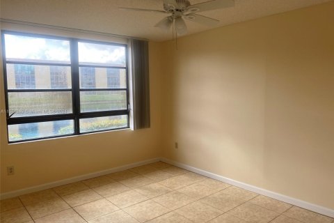 Copropriété à vendre à Tamarac, Floride: 2 chambres, 120.22 m2 № 1859442 - photo 20