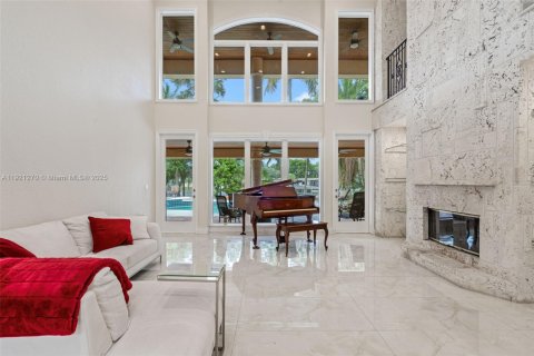 Villa ou maison à vendre à Miami Lakes, Floride: 7 chambres, 755.57 m2 № 1975869 - photo 7