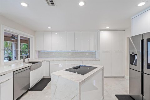 Villa ou maison à vendre à Miami Lakes, Floride: 7 chambres, 755.57 m2 № 1975869 - photo 22