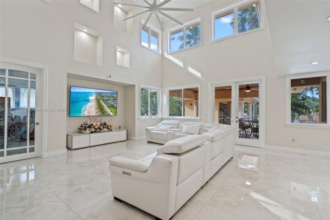 Villa ou maison à vendre à Miami Lakes, Floride: 7 chambres, 755.57 m2 № 1975869 - photo 14